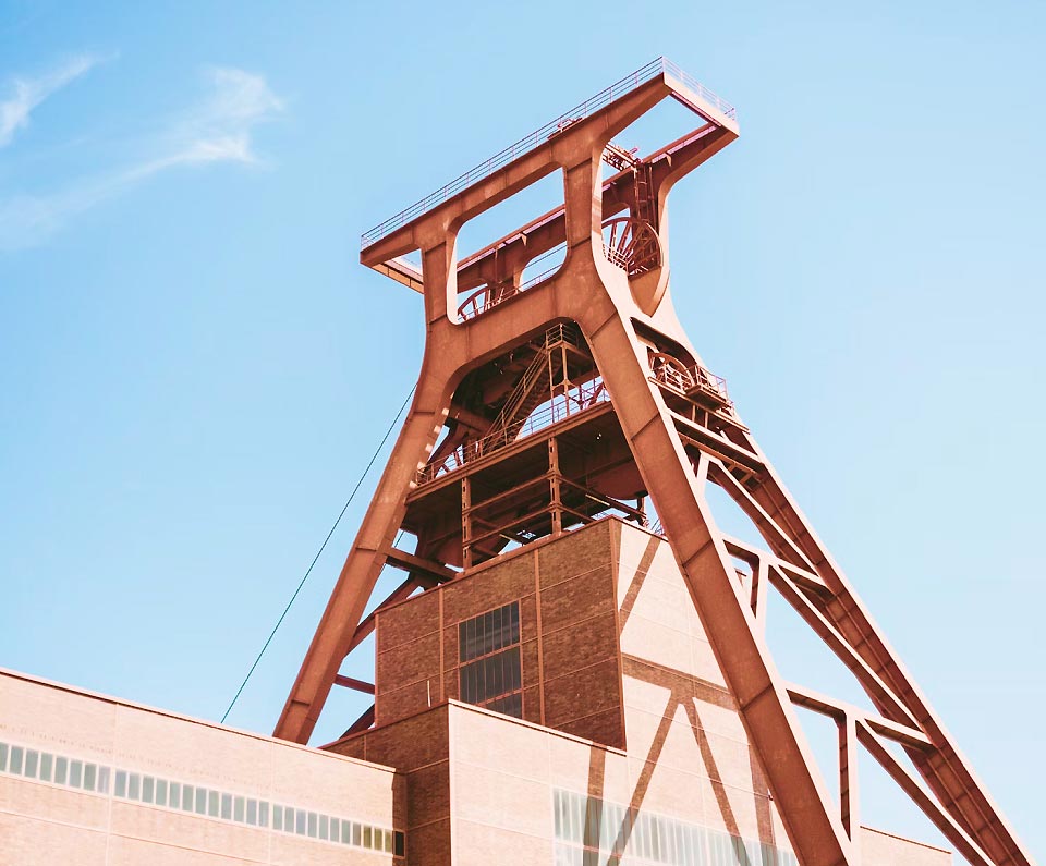 Industry 4.0: Strategies for streamlining factory operations easily 2 Steel Tower Over Building